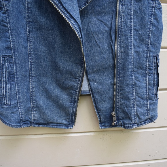 Kardashian Kollection Jean Jacket Sleeveless - Picture 4 of 7